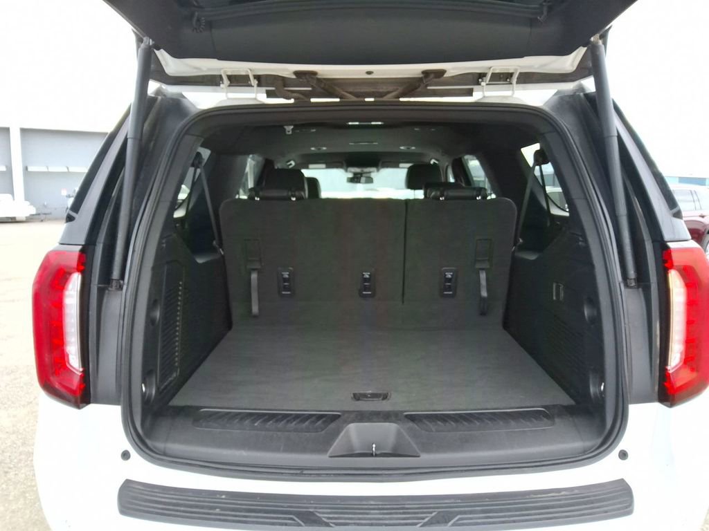 Used 2023 GMC Yukon XL SLT AWD/4WD image 11