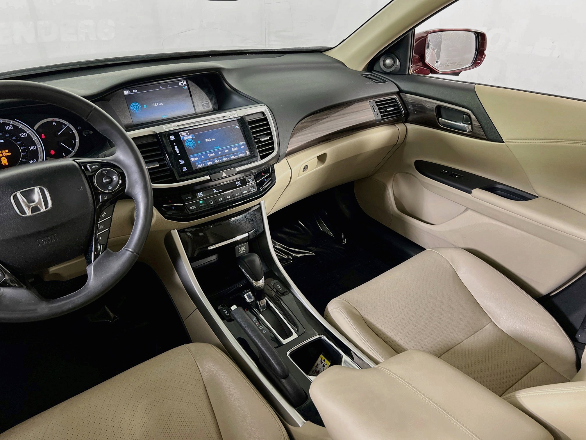 Used 2017 Honda Accord Touring image 23