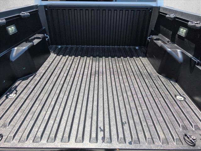 Used 2025 Toyota Tacoma SR5 AWD/4WD image 6
