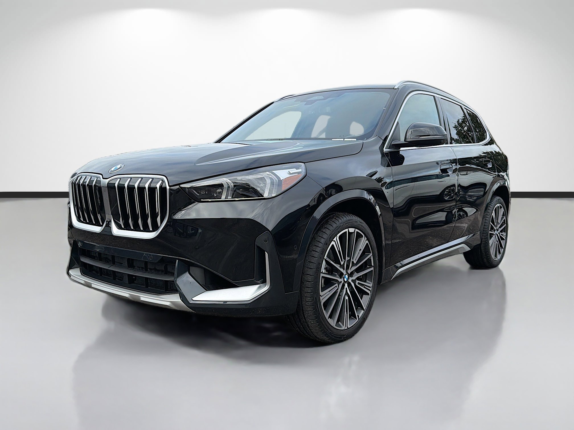 Used 2025 BMW X1 xDrive28i w/ Technology Package image 7