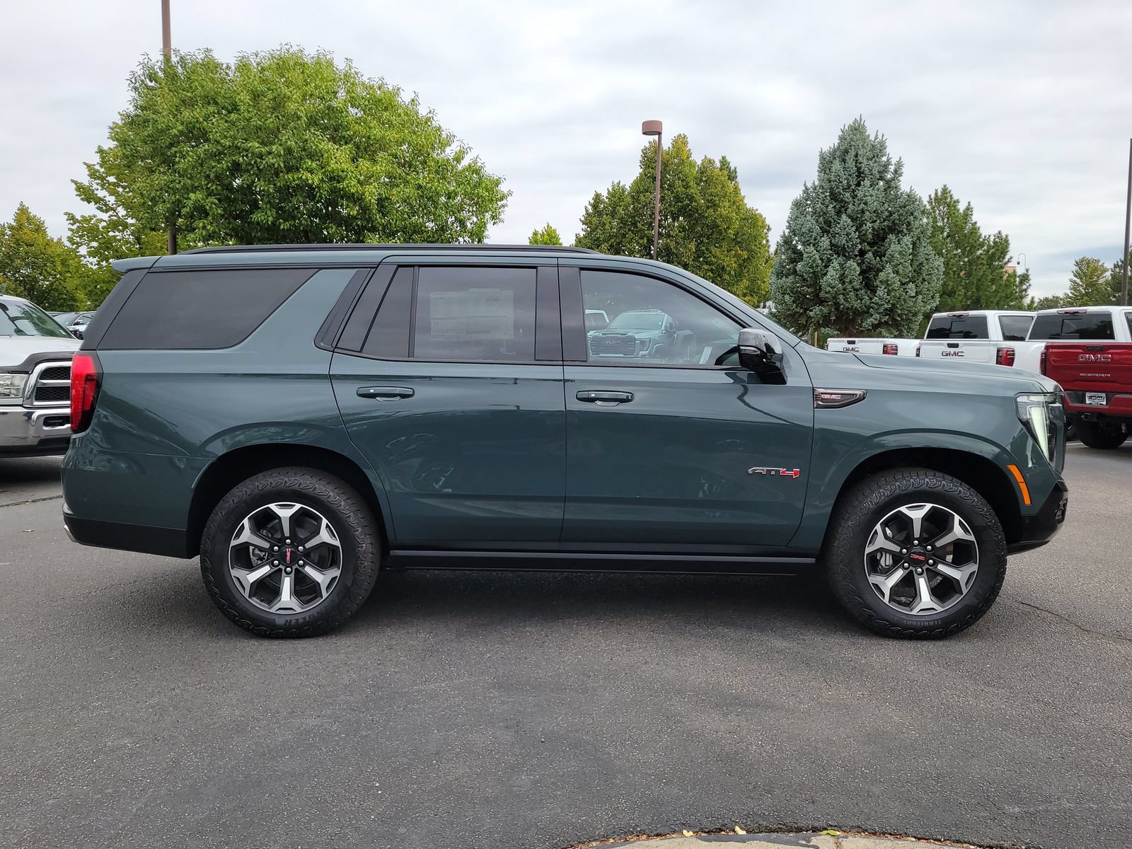 New 2026 GMC Yukon AT4 Ultimate AWD/4WD image 2