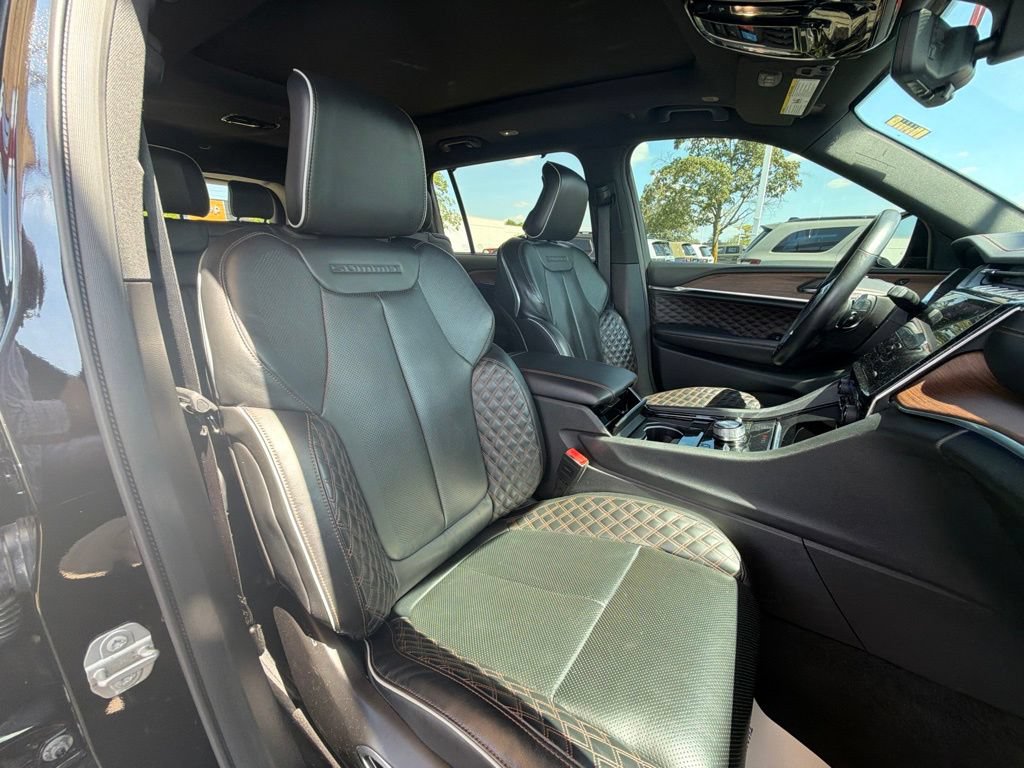 Used 2021 Jeep Grand Cherokee L Summit w/ Advanced Protech Group IV AWD/4WD image 36
