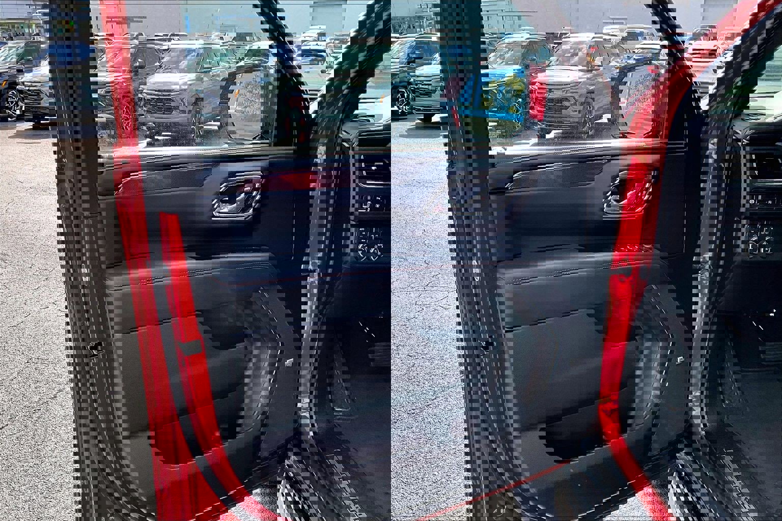 Certified 2024 Chevrolet Suburban RST w/ Luxury Package image 18