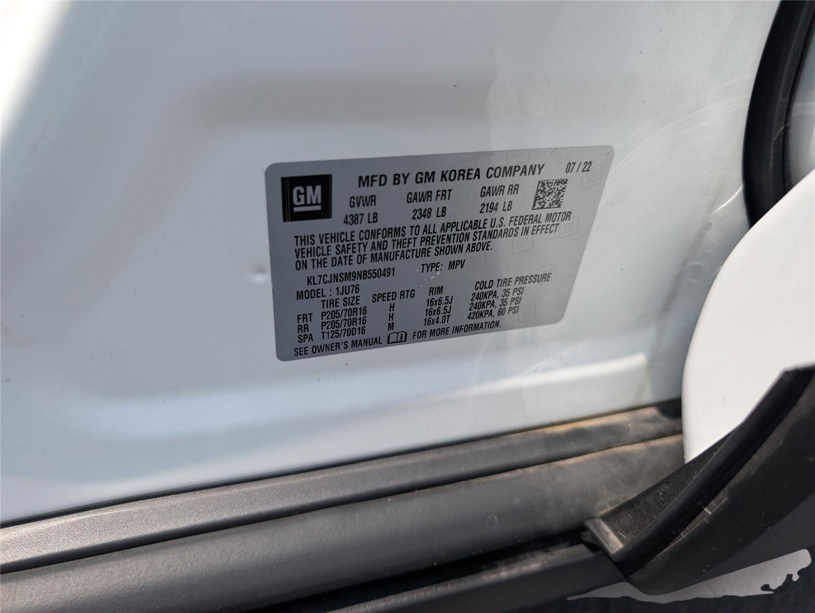 Used 2022 Chevrolet Trax LS w/ Tint and Cruise Package AWD/4WD image 37