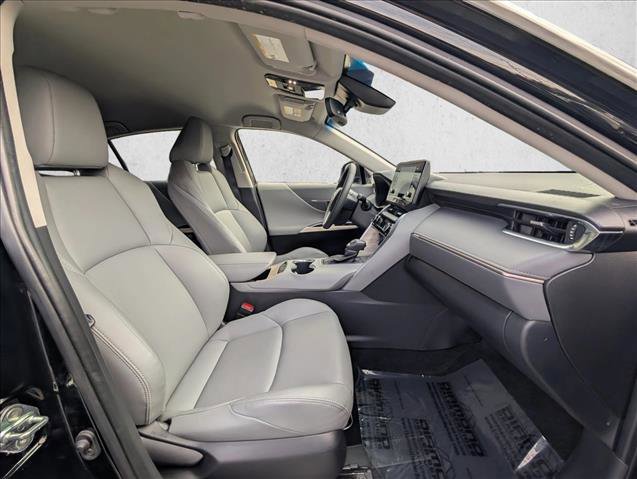 Used 2022 Toyota Venza XLE image 20