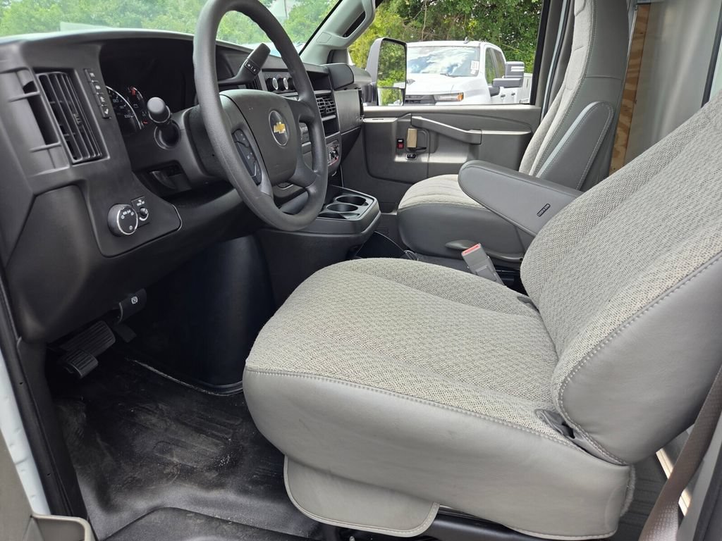 New 2026 Chevrolet Express 4500 w/ Power Convenience Package RWD image 6