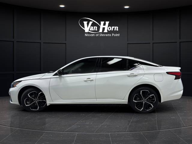 Used 2023 Nissan Altima 2.0 SR AWD/4WD image 4