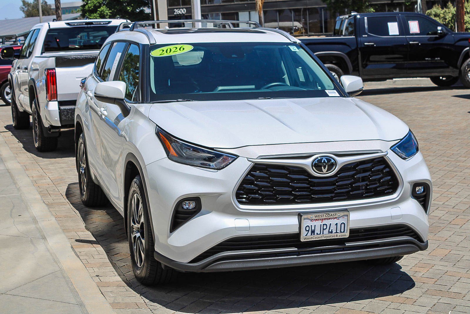 Certified 2026 Toyota Highlander XLE AWD/4WD image 3