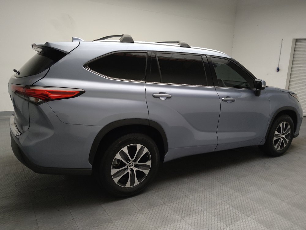 Used 2022 Toyota Highlander XLE FWD image 10