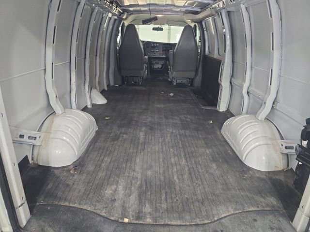 Used 2023 GMC Savana 2500 Extended image 12