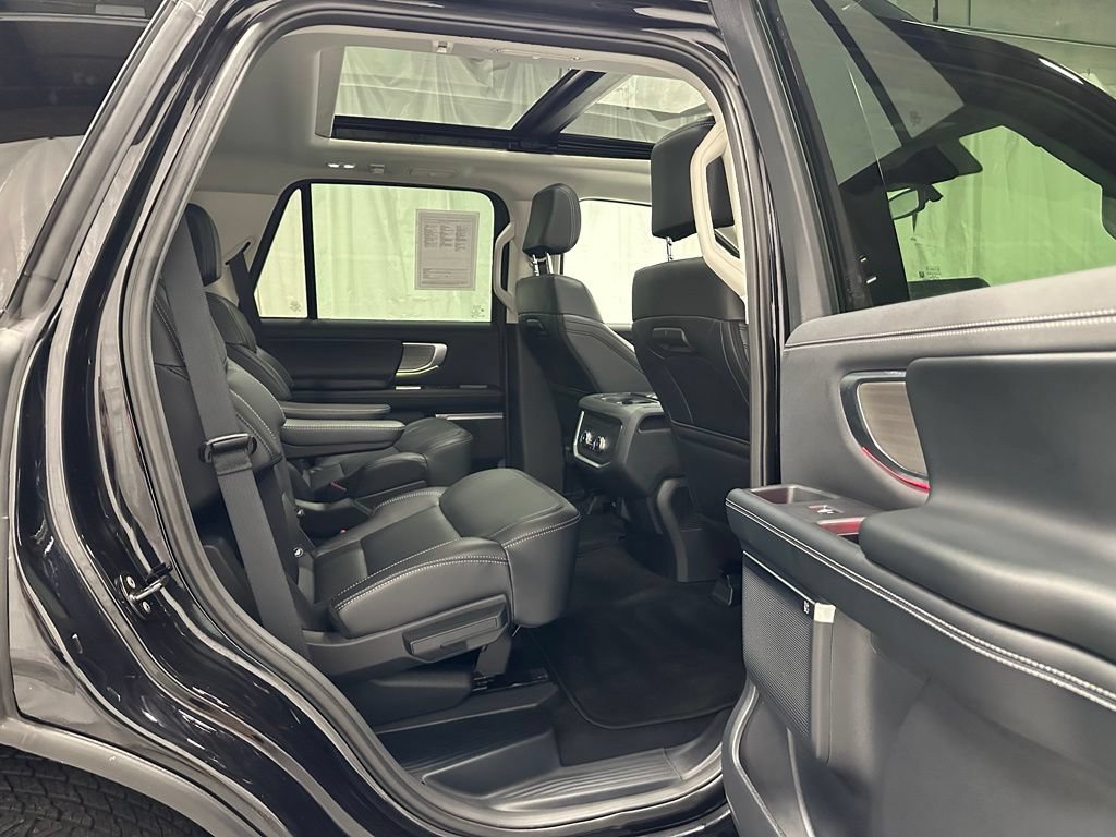 Used 2025 Ford Expedition Platinum AWD/4WD image 50