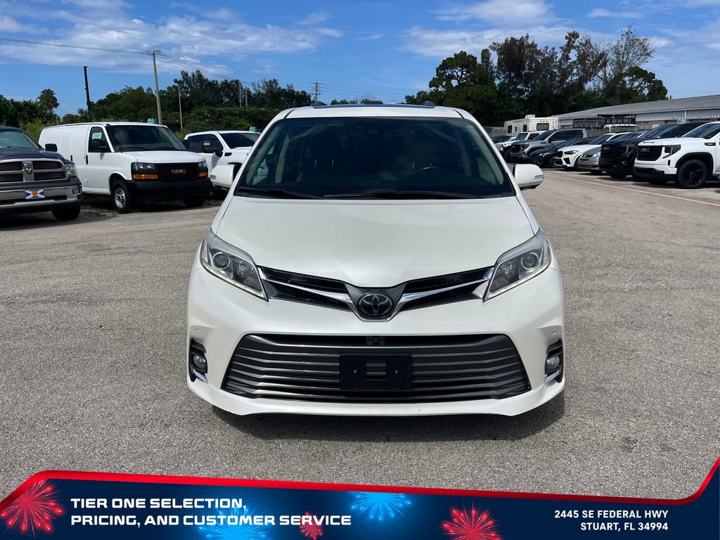 Used 2018 Toyota Sienna Limited Premium FWD image 3