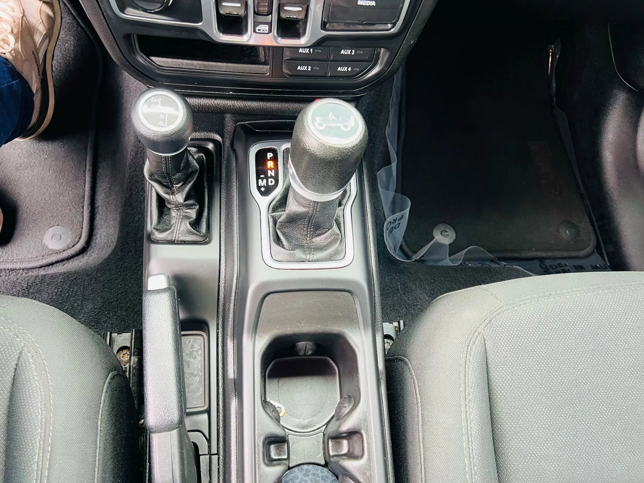 Used 2018 Jeep Wrangler Unlimited Sport S image 24