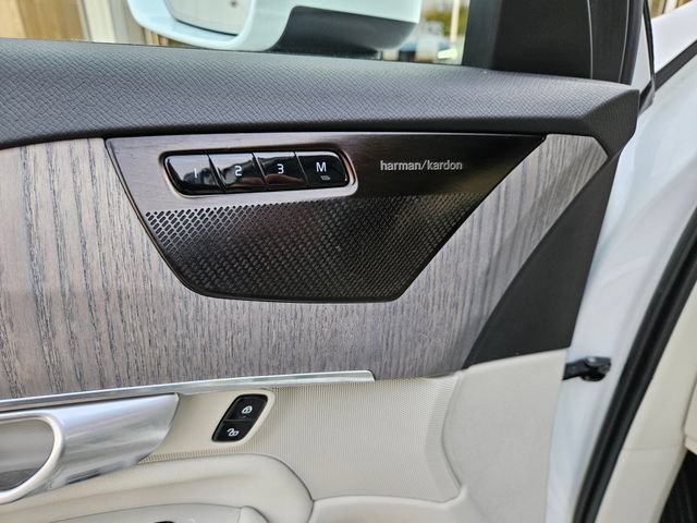 Certified 2023 Volvo XC90 T8 Plus AWD/4WD image 22