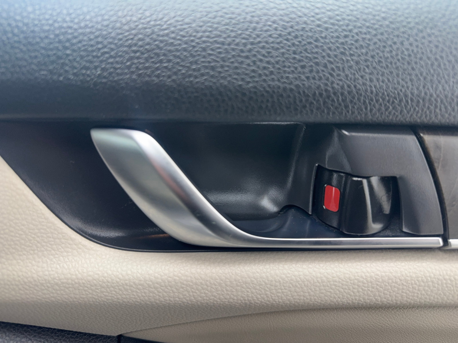 Used 2018 Honda Accord Touring image 38