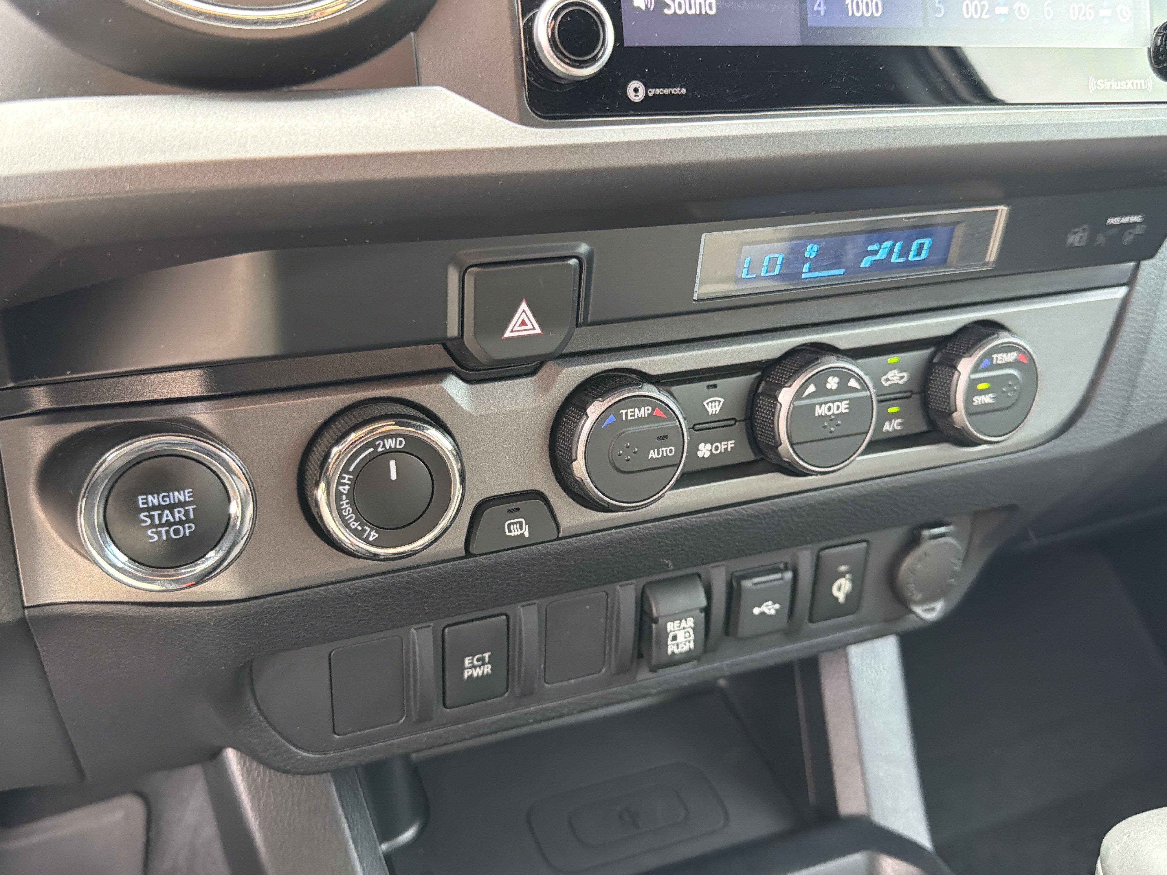 Certified 2021 Toyota Tacoma TRD Off-Road AWD/4WD image 8
