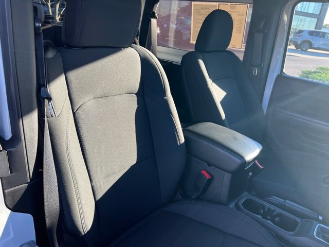 Used 2018 Jeep Wrangler Sport AWD/4WD image 32