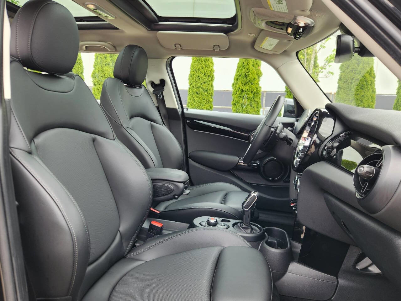 Used 2022 MINI Cooper S w/ Premium Package image 8