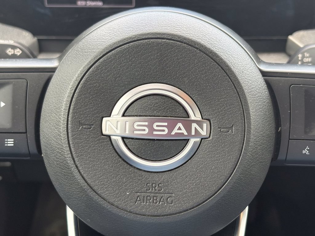 Used 2025 Nissan Kicks SV AWD/4WD image 20