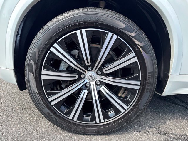 Certified 2024 Volvo XC90 B5 Core w/ Protection Package Premier AWD/4WD image 9