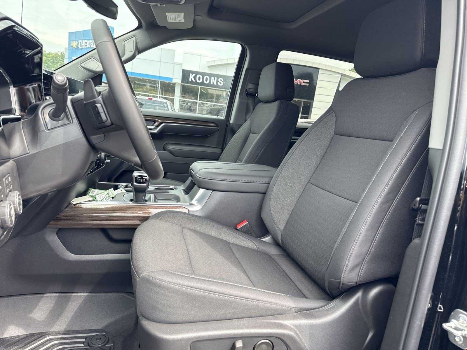 New 2026 Chevrolet Silverado 1500 LT Trail Boss w/ Safety Package AWD/4WD image 10
