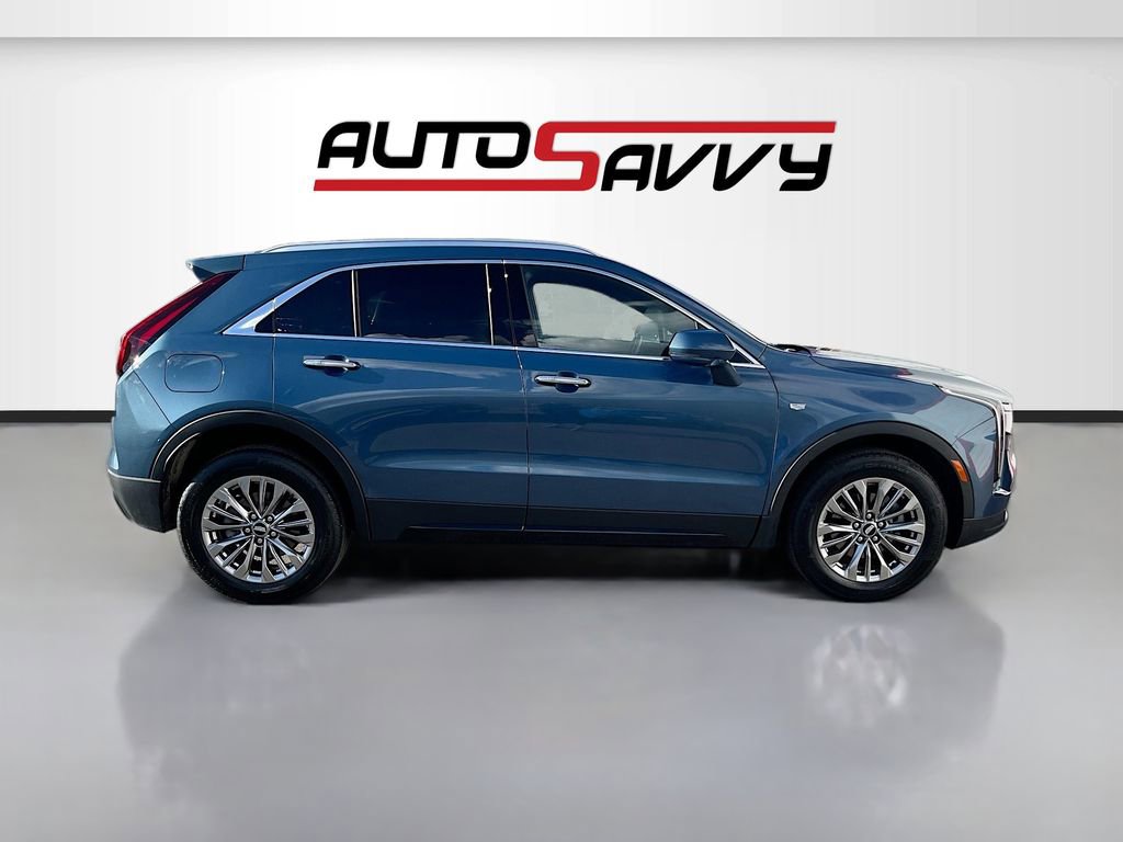 Used 2024 Cadillac XT4 Premium Luxury w/ Cold Weather Package AWD/4WD image 8