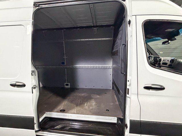 Used 2021 Mercedes-Benz Sprinter 2500 image 15