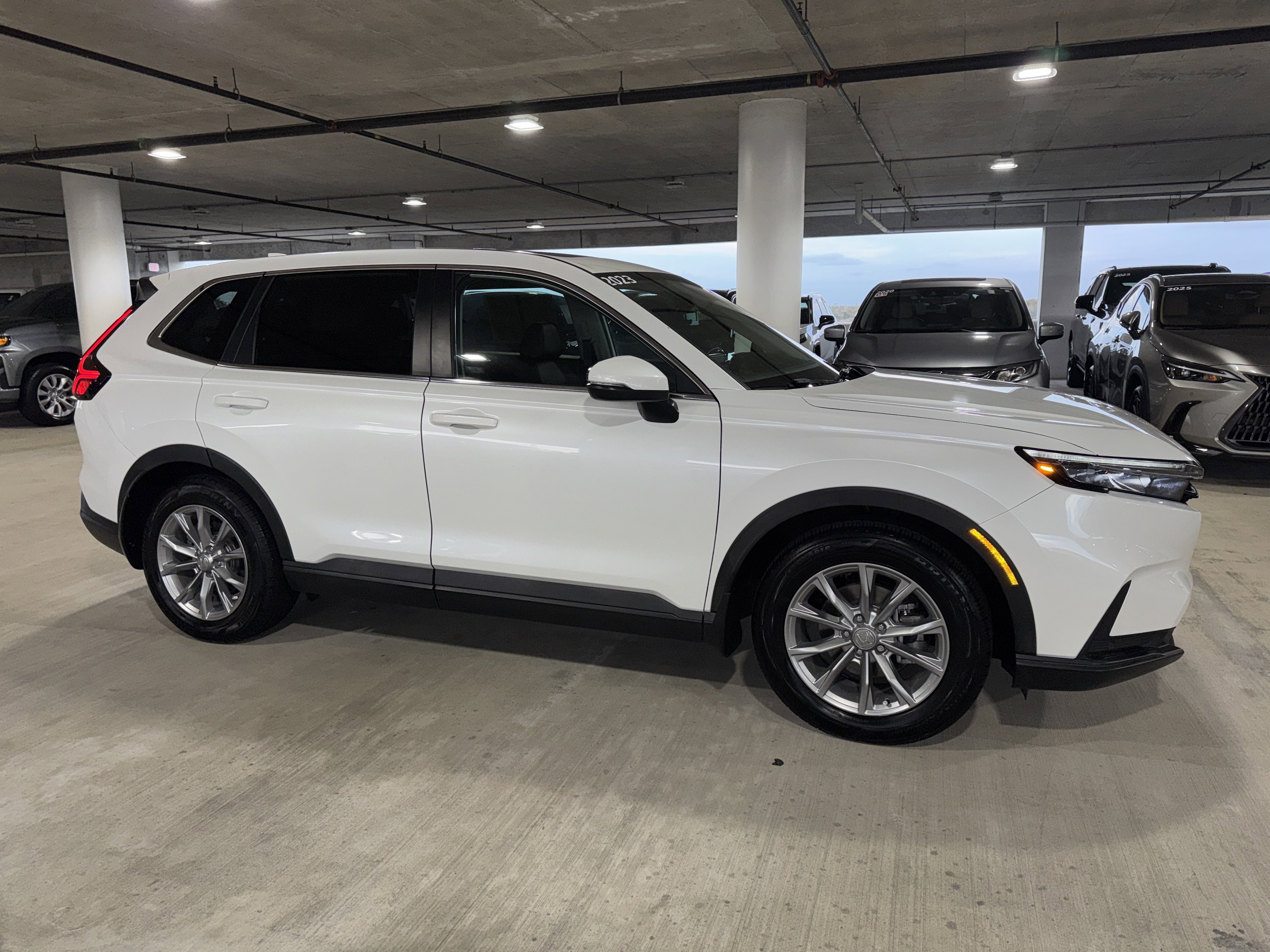 Used 2023 Honda CR-V EX-L image 7