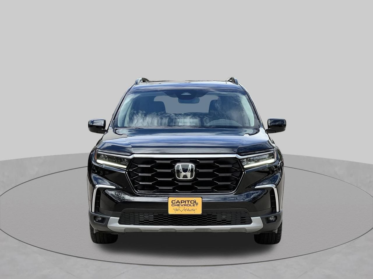 Used 2025 Honda Pilot Touring image 6