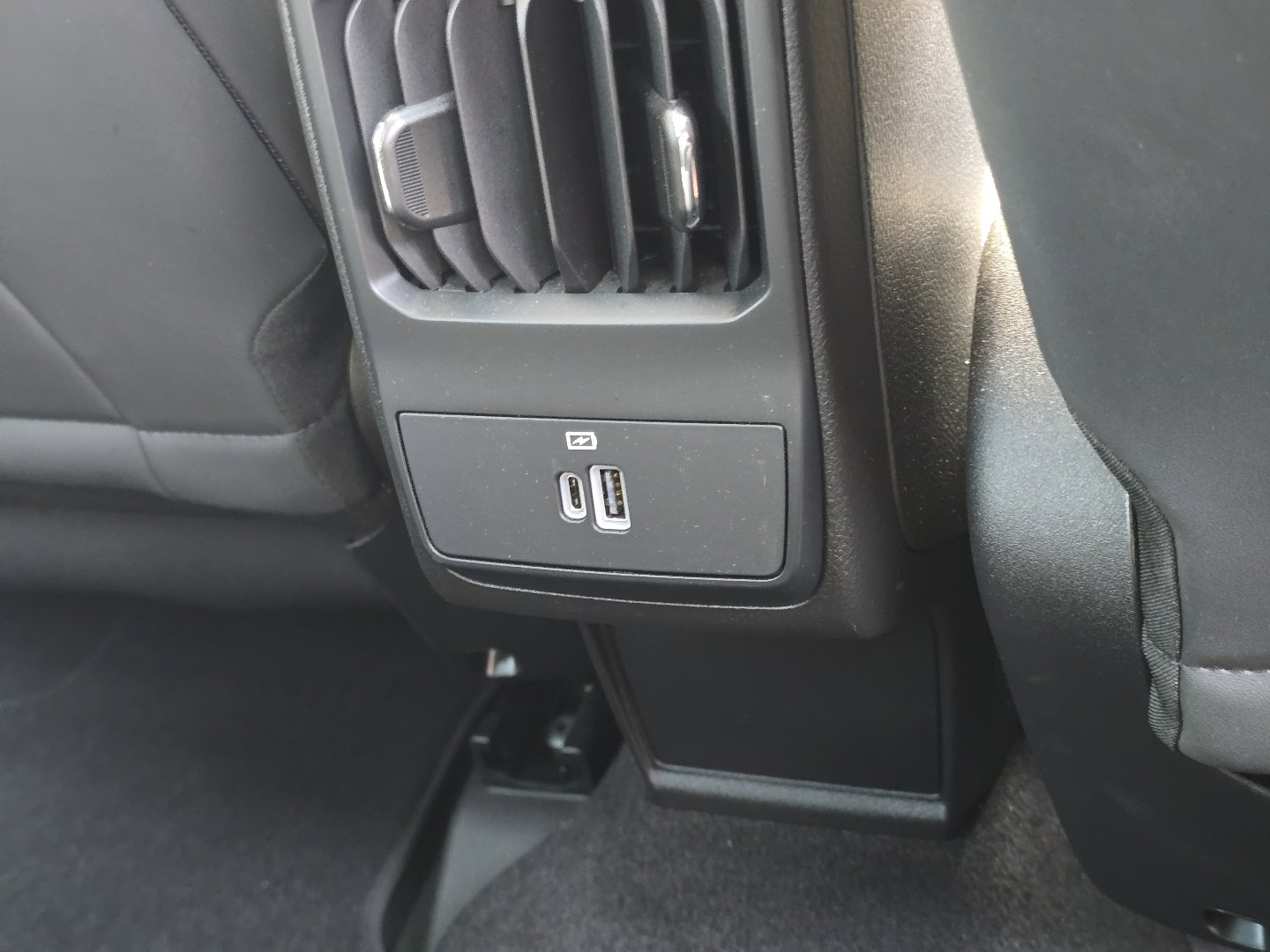 Used 2024 Dodge Hornet GT image 33