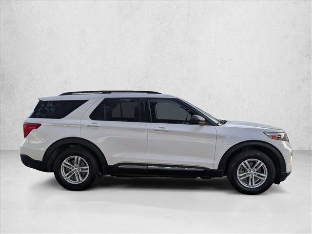 Used 2022 Ford Explorer XLT w/ Equipment Group 202A RWD image 4