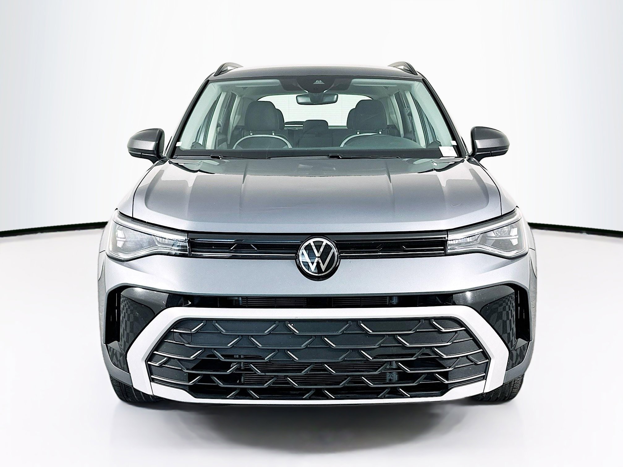 Used 2025 Volkswagen Taos S image 2