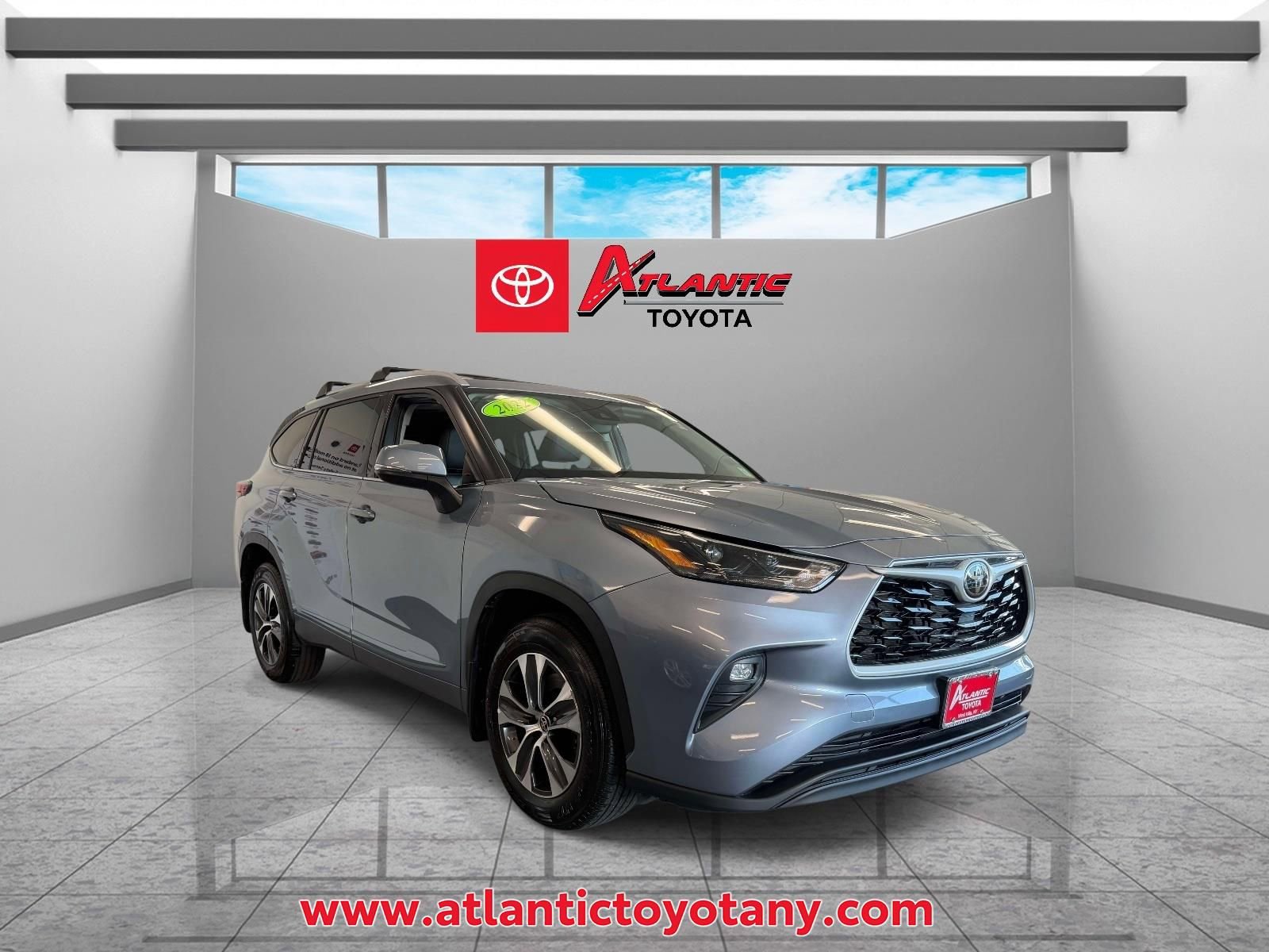 Used 2022 Toyota Highlander XLE image 1