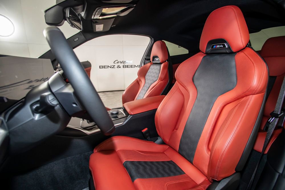 Used 2025 BMW M4 Coupe w/ Executive Package image 17