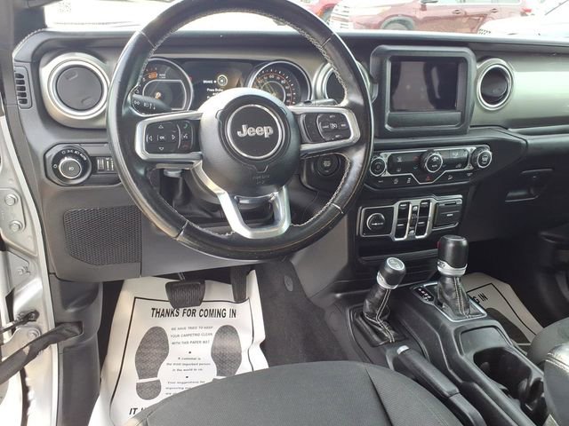 Used 2020 Jeep Wrangler Unlimited Sahara image 14