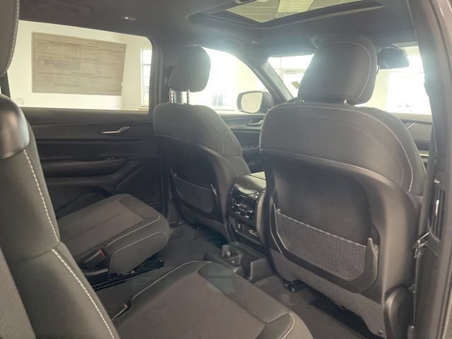New 2026 Jeep Grand Cherokee L 4WD image 28