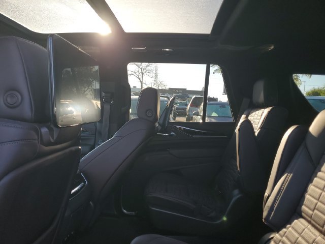 Certified 2021 Cadillac Escalade Premium Luxury Platinum AWD/4WD image 8