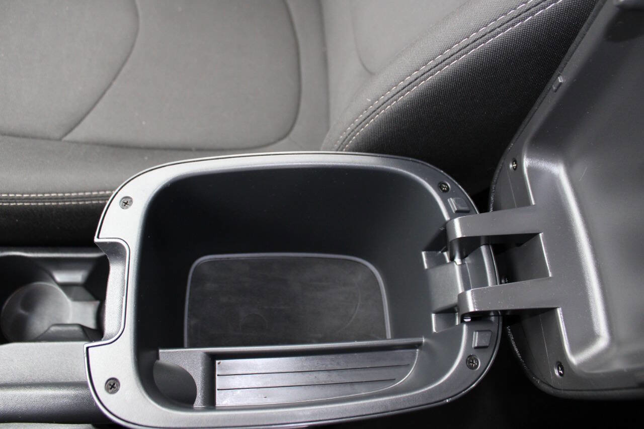 Used 2013 Kia Soul + w/ Audio Pkg image 32