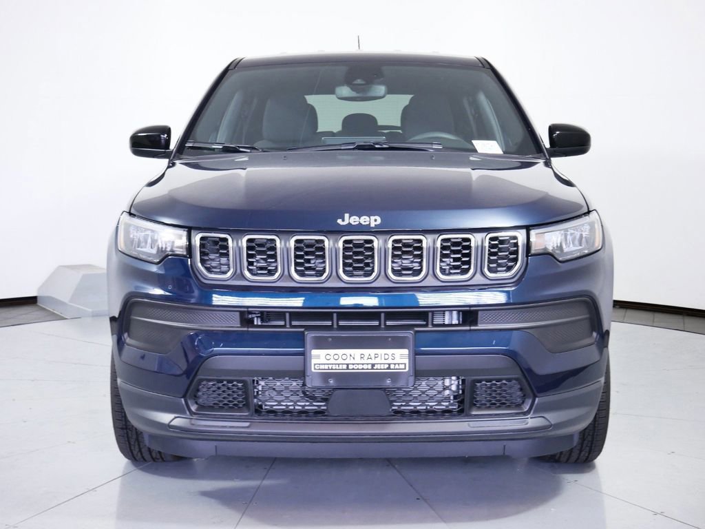 Used 2024 Jeep Compass Sport image 4