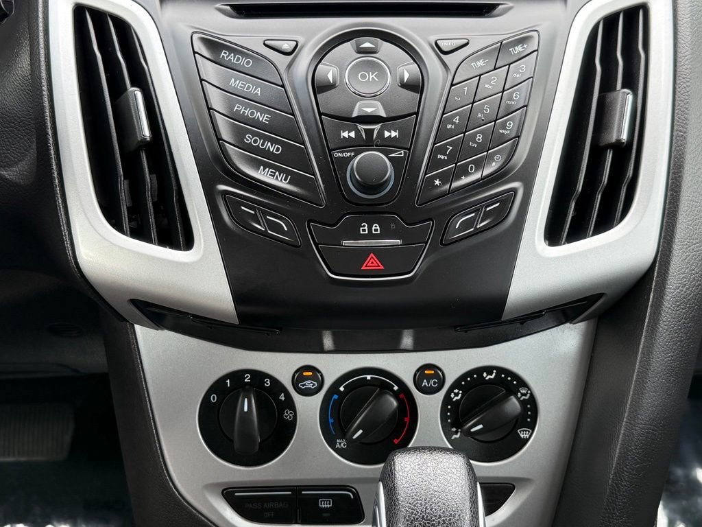 Used 2014 Ford Focus SE FWD image 29