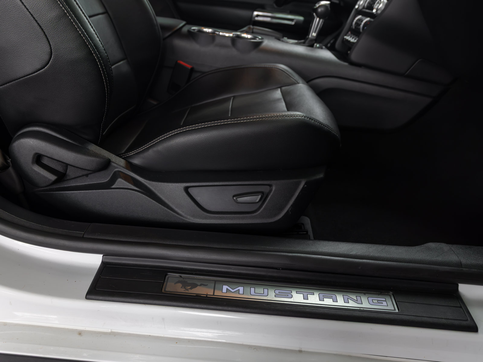 Used 2020 Ford Mustang GT Premium RWD image 55