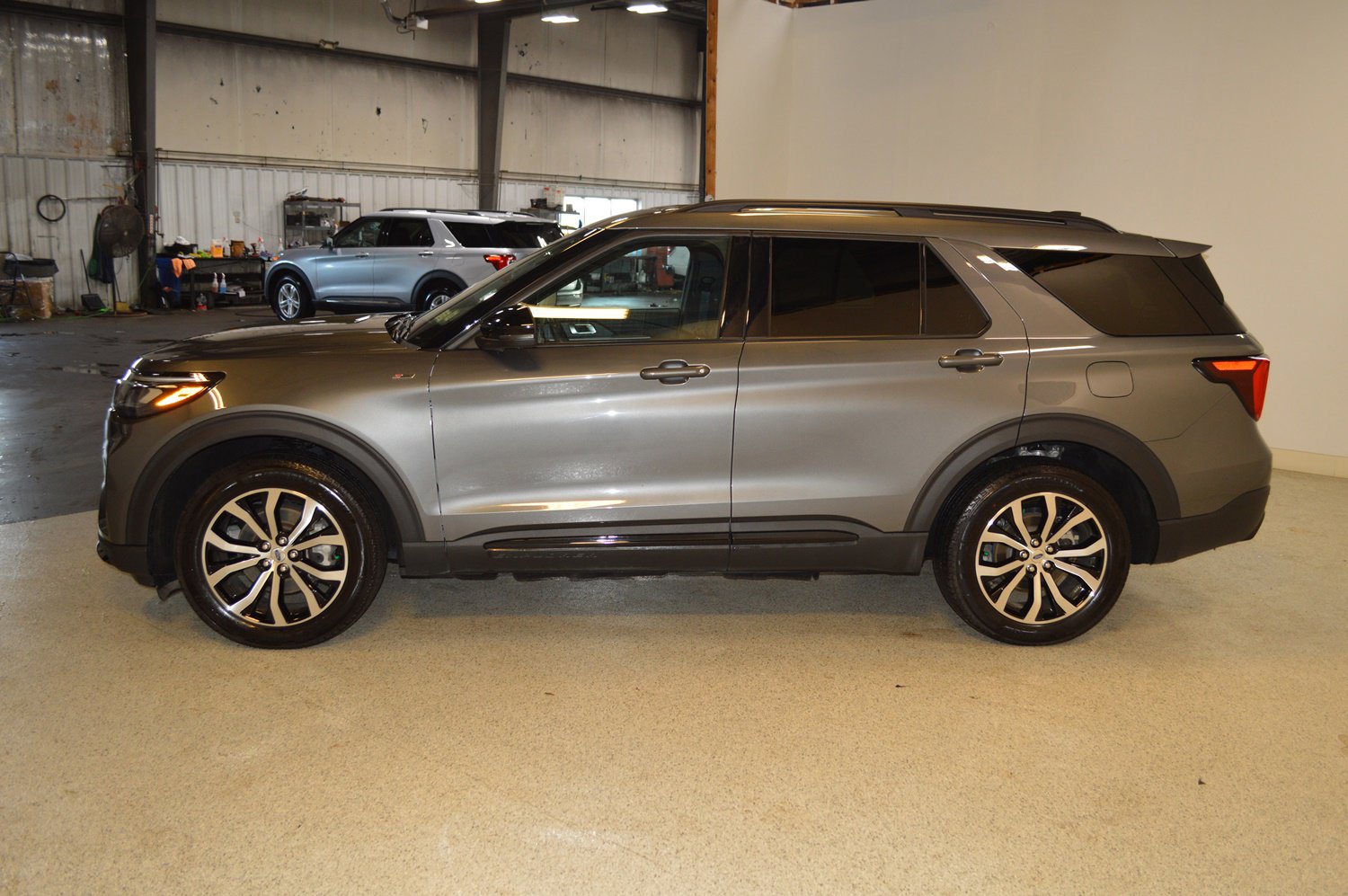 Certified 2025 Ford Explorer ST-Line image 6