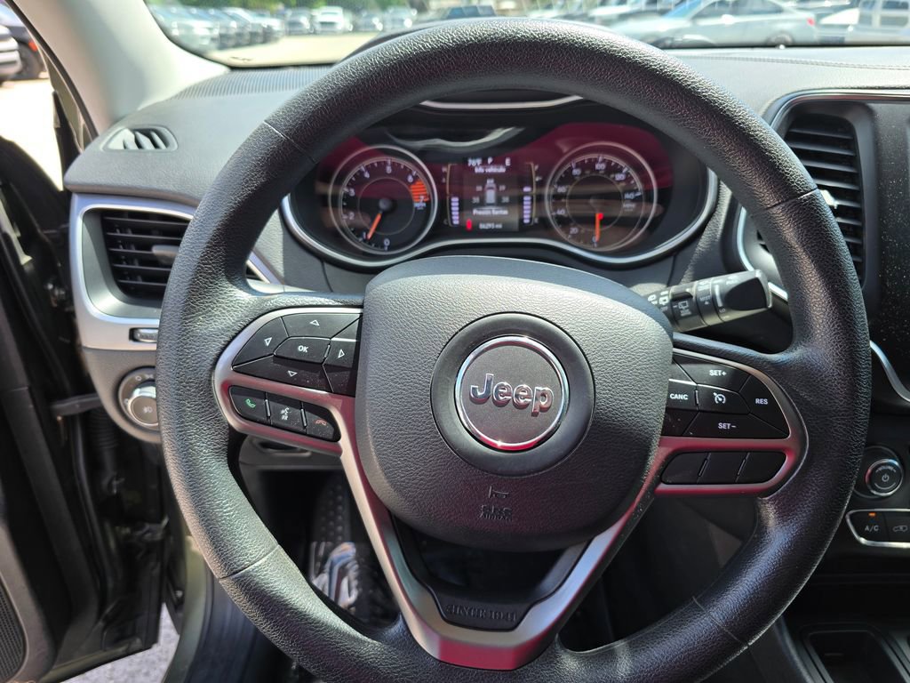 Certified 2019 Jeep Cherokee Latitude w/ Popular Appearance Group image 17