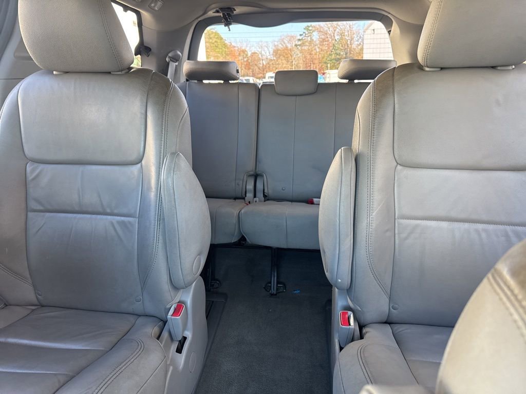 Used 2017 Toyota Sienna XLE image 13