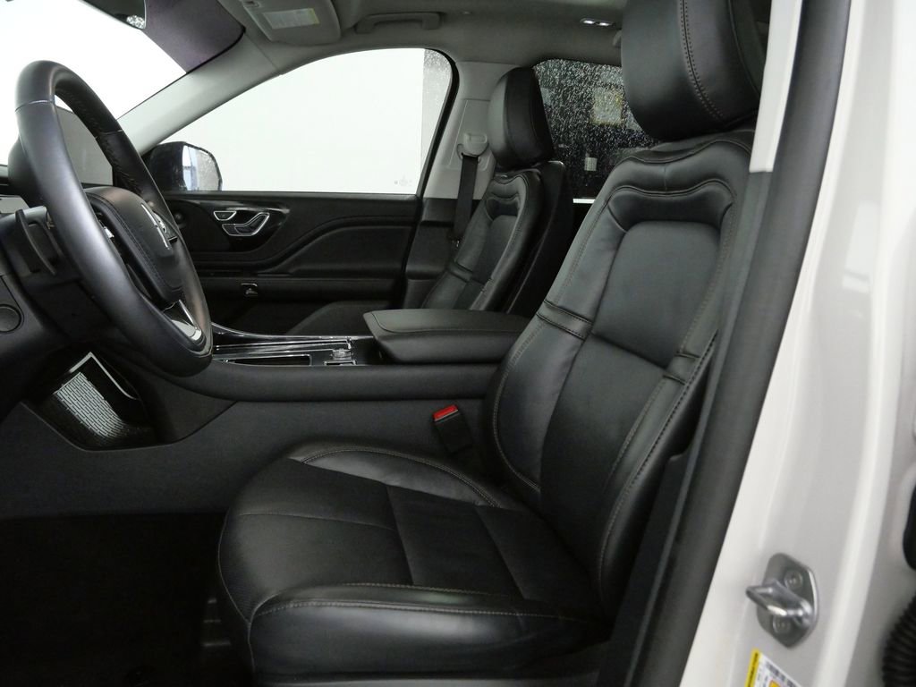 Certified 2025 Lincoln Aviator Reserve w/ Illumination Package image 17