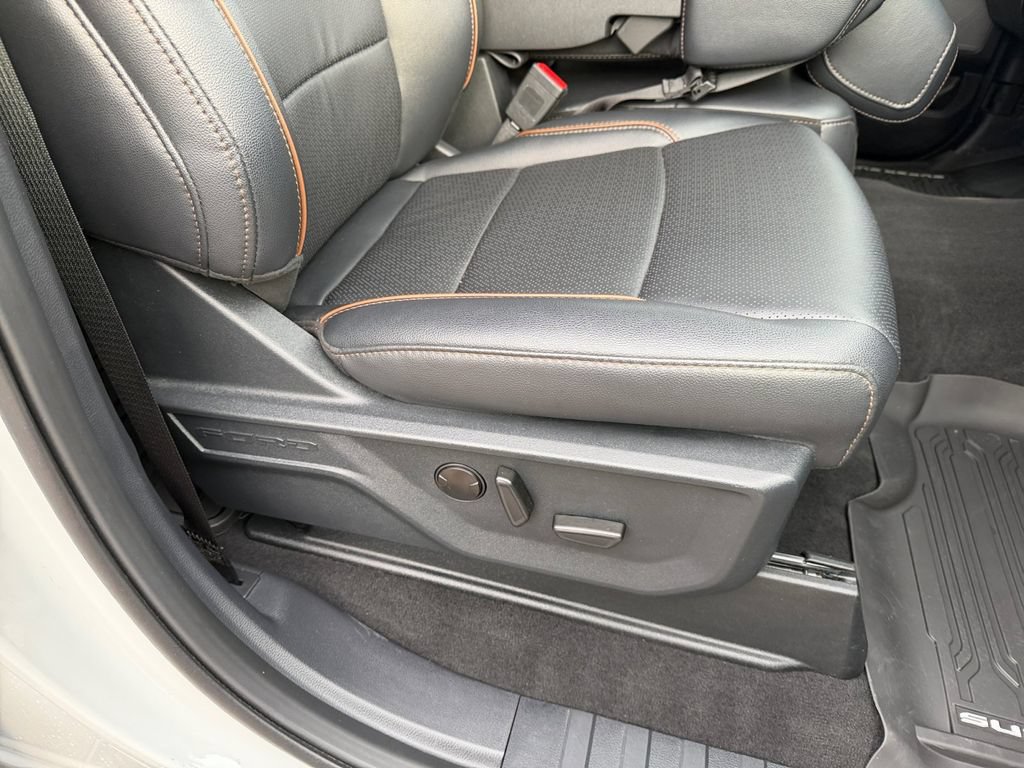 Used 2025 Ford F350 Lariat AWD/4WD image 19