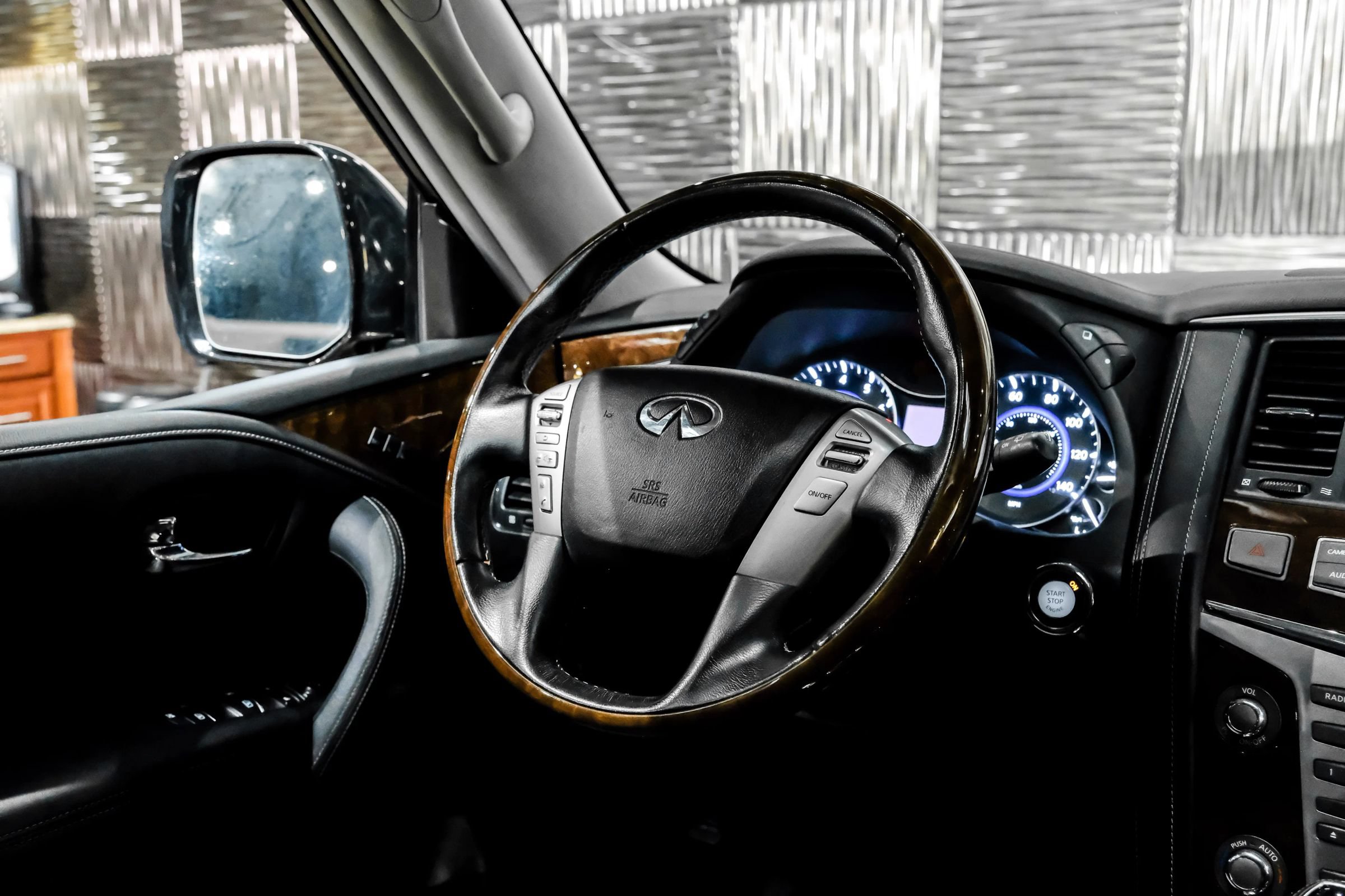 Used 2019 INFINITI QX80 Luxe RWD image 15