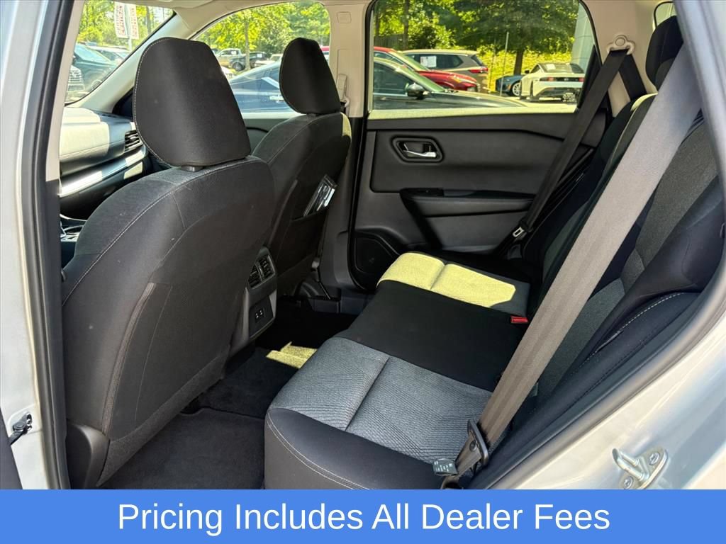 Used 2025 Nissan Rogue SV AWD/4WD image 21
