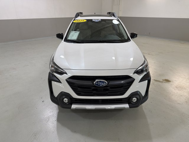 Used 2025 Subaru Outback Limited AWD/4WD image 3