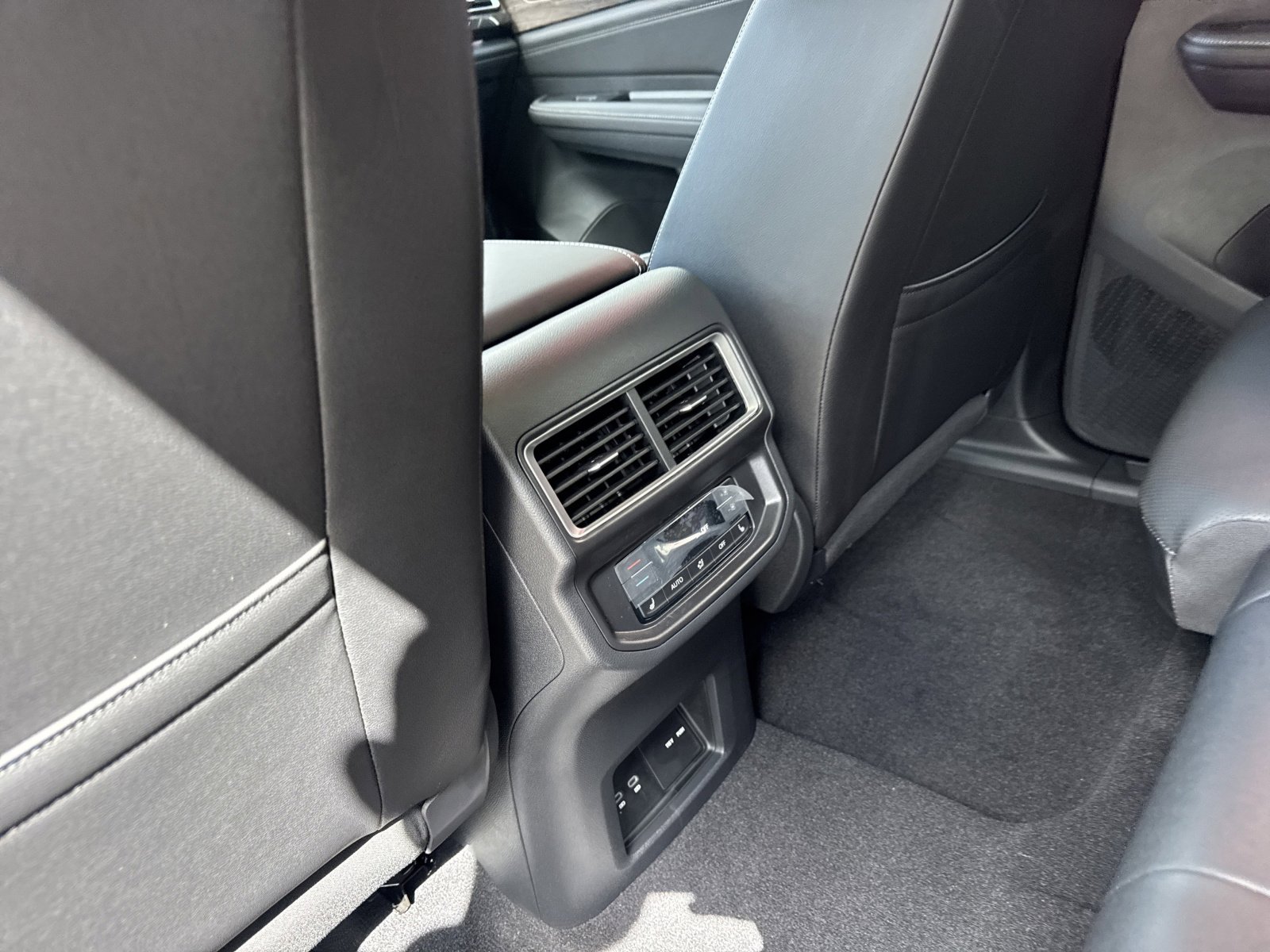 New 2026 Volkswagen Atlas SEL Premium R-Line image 22